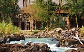 Falls Lodge